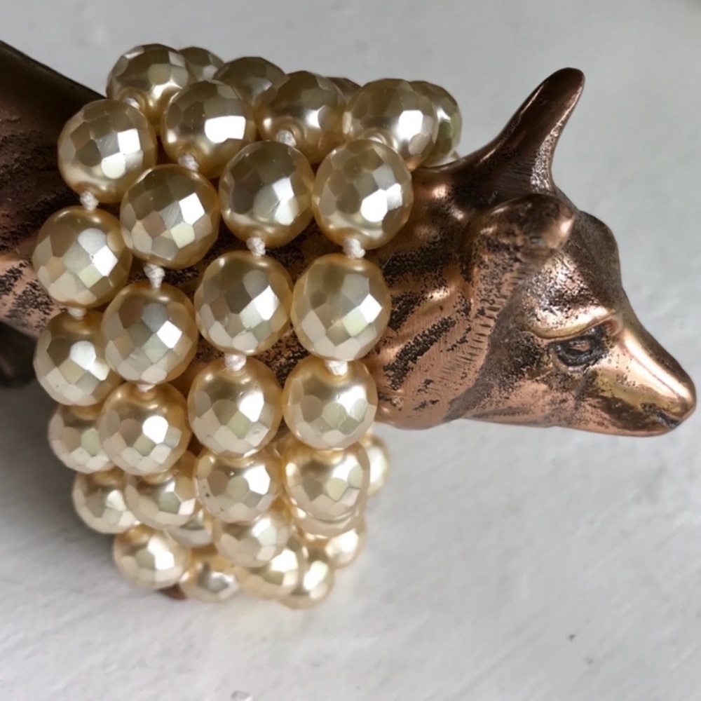 JOAN RIVERS FACETED IRIDESCENT IVORY “FAUX PEARLS” GLASS BEAD NECKLACE - Picture 4 of 10